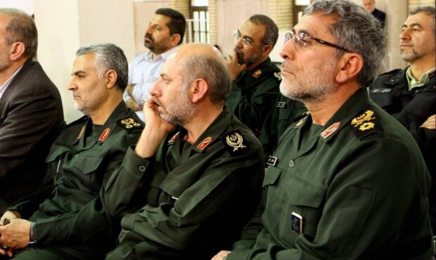 عکس دیده نشده از حاج قاسم سلیمانی کنار فرماندهان نیروی قدس