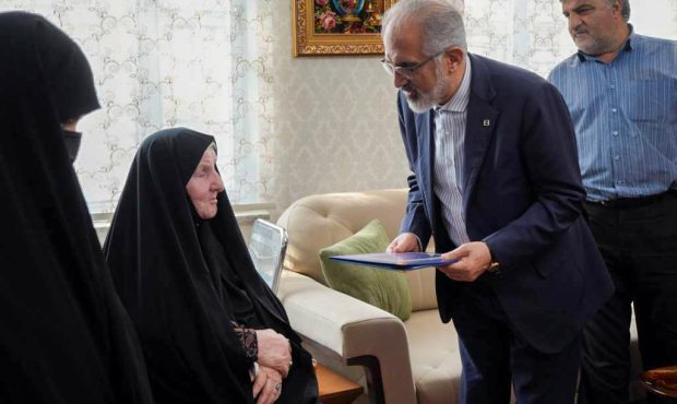 تعهد به راه شهدا، خط مشی خدمت در بانک مسکن است