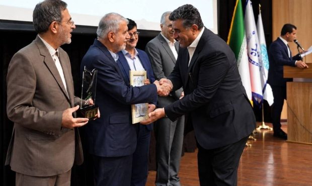 درخشش شرکت توسعه گردشگری ایران در سومین جایزه ملی تعالی صنعت گردشگری/سه جایزه به هتل های لاله رسید
